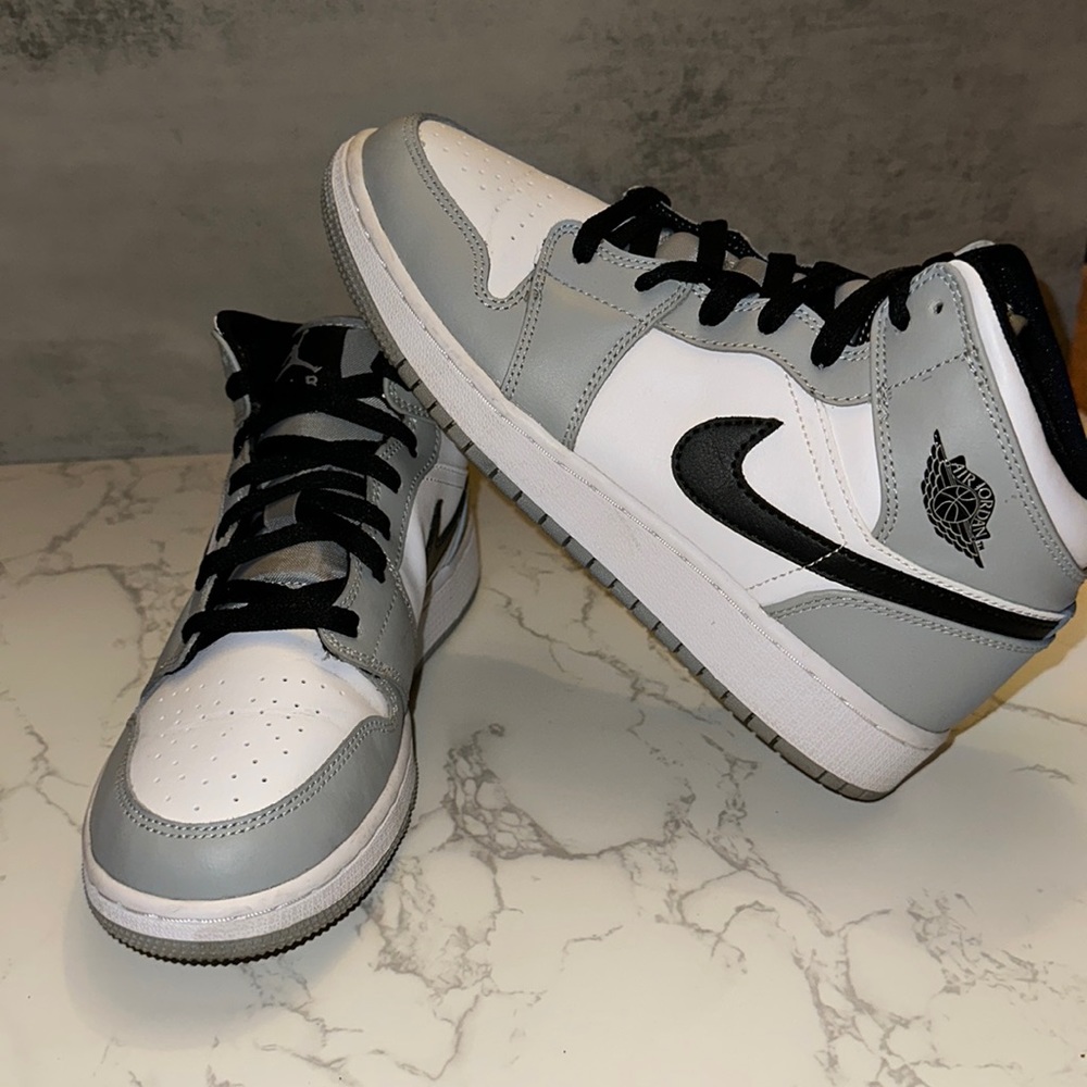 Air Jordan 1 Mid GS ‘Light Smoke Grey - 6Y